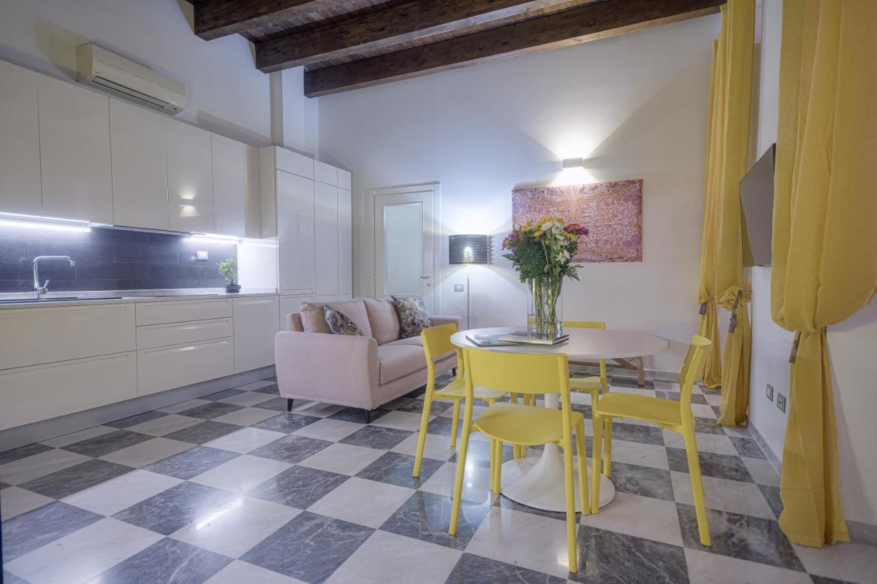 Right House - Characteristic Marina District Apartment Cagliari Ngoại thất bức ảnh