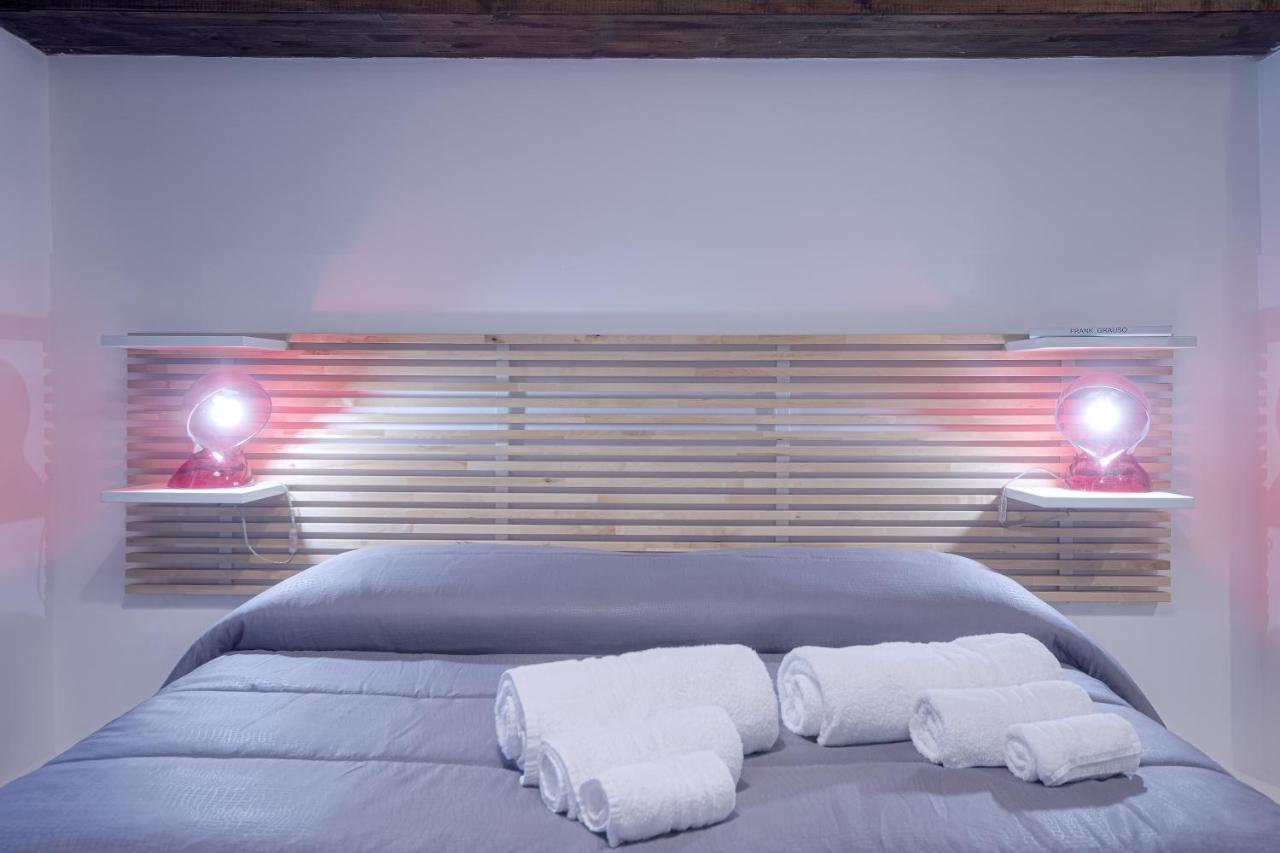 Right House - Characteristic Marina District Apartment Cagliari Ngoại thất bức ảnh