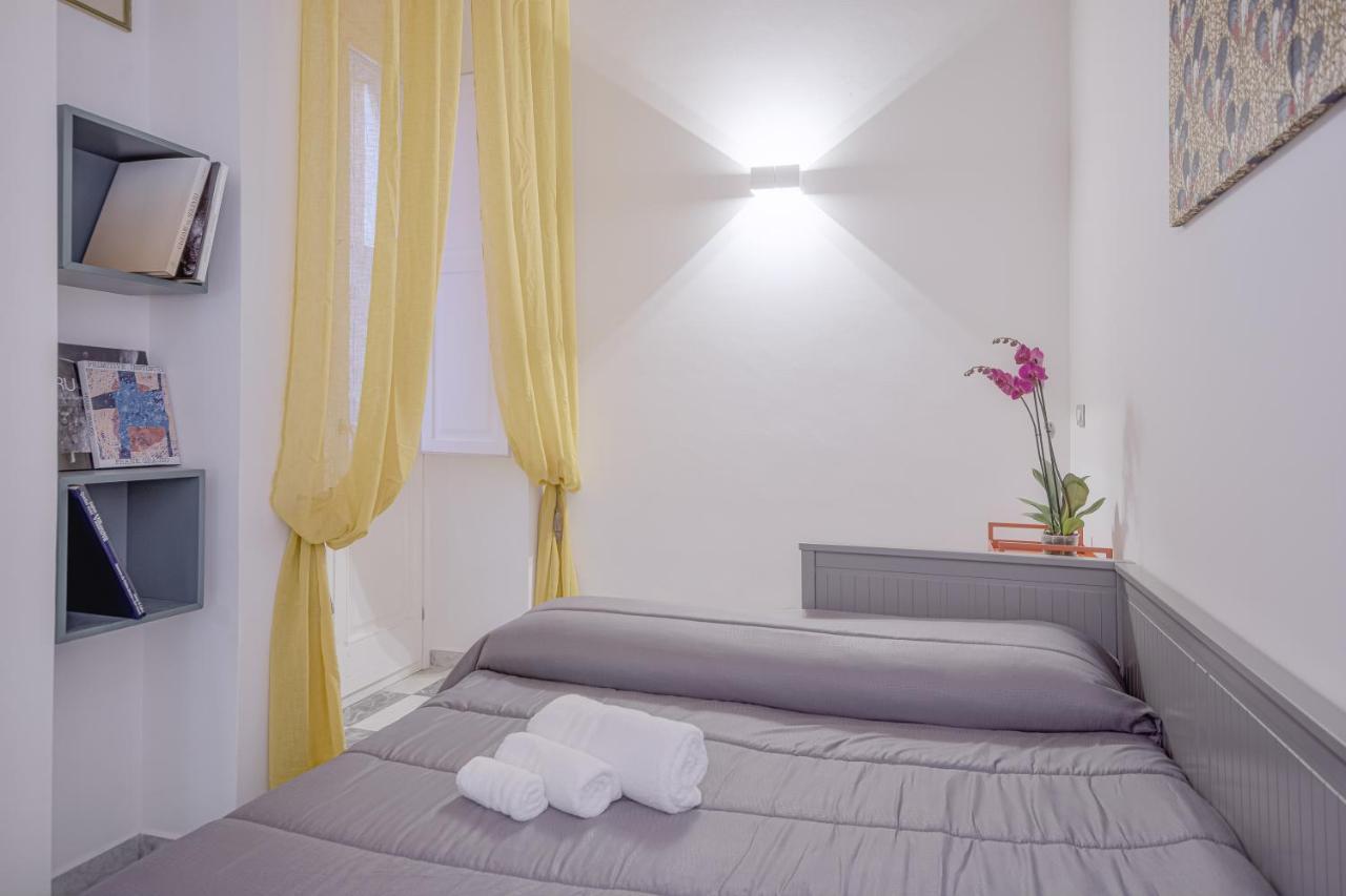 Right House - Characteristic Marina District Apartment Cagliari Ngoại thất bức ảnh