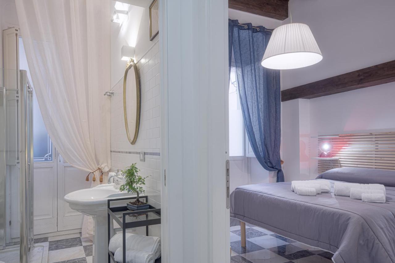 Right House - Characteristic Marina District Apartment Cagliari Ngoại thất bức ảnh