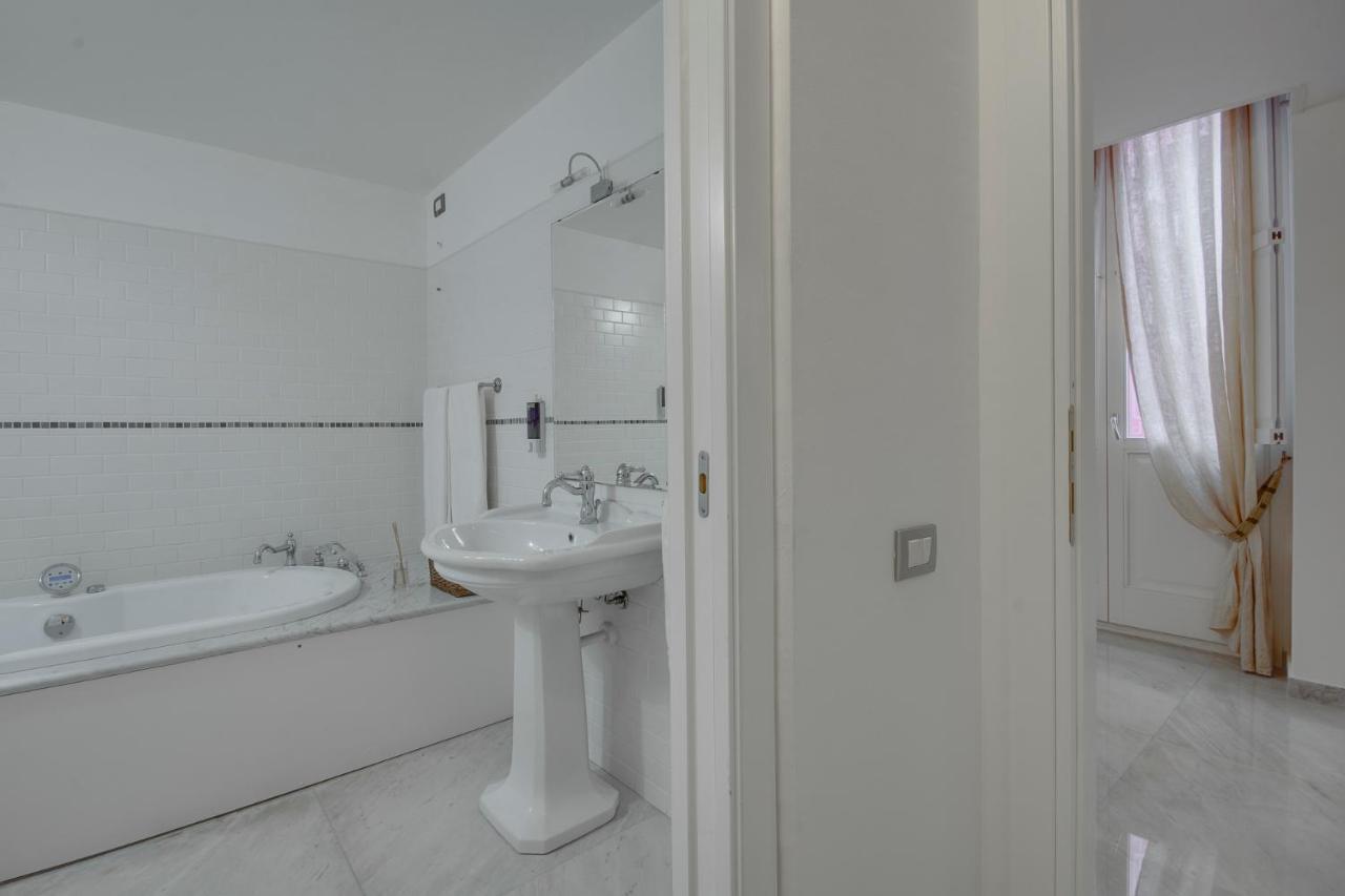 Right House - Characteristic Marina District Apartment Cagliari Ngoại thất bức ảnh
