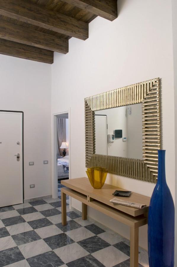 Right House - Characteristic Marina District Apartment Cagliari Ngoại thất bức ảnh
