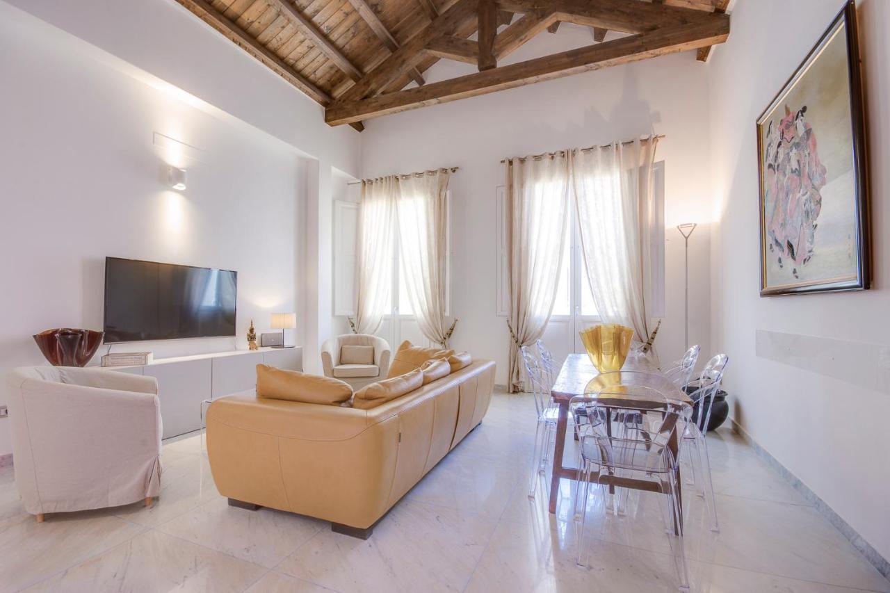 Right House - Characteristic Marina District Apartment Cagliari Ngoại thất bức ảnh