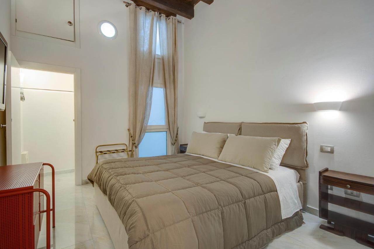 Right House - Characteristic Marina District Apartment Cagliari Ngoại thất bức ảnh