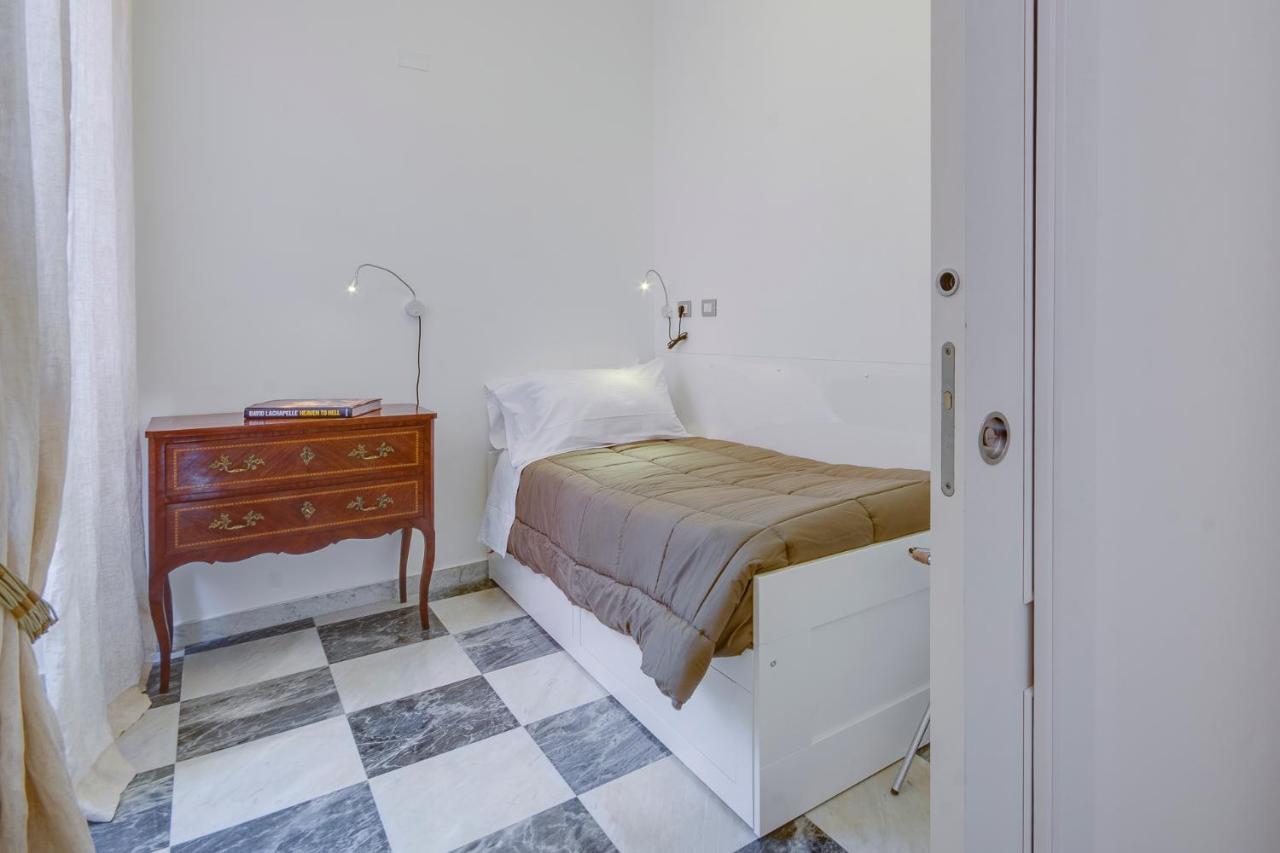 Right House - Characteristic Marina District Apartment Cagliari Ngoại thất bức ảnh