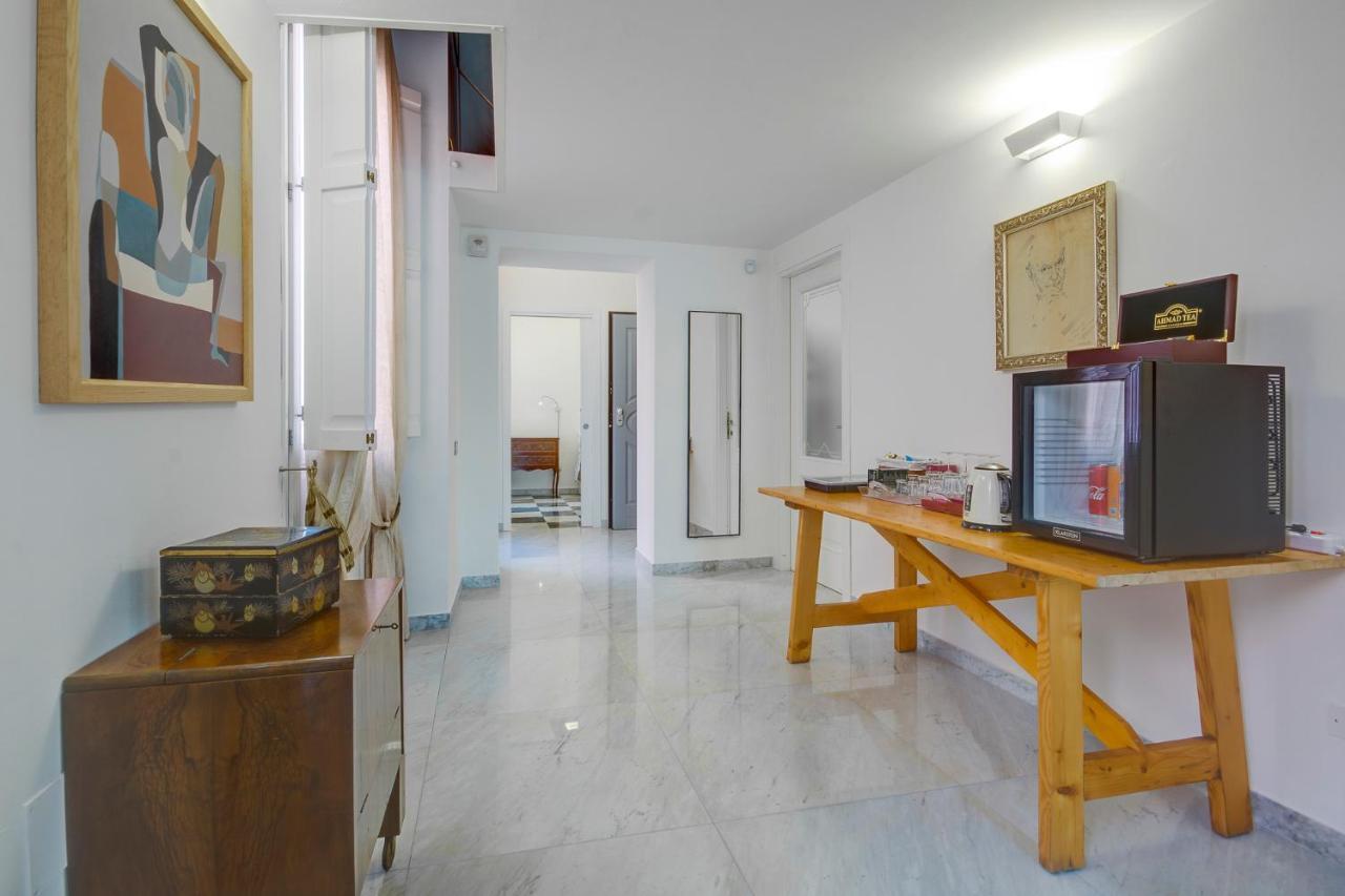 Right House - Characteristic Marina District Apartment Cagliari Ngoại thất bức ảnh